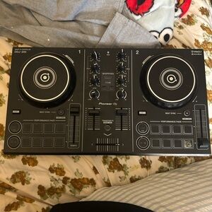 PIONEER Black DJ Mixer Controller